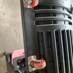 【お話中】クルマ整備に寝板は必需品　🚗の画像
