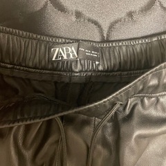 ZARA パンツの画像