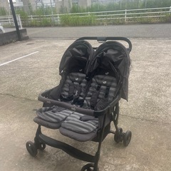 ツインベビーカー
の画像