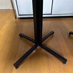 カフェテーブルの画像