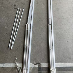 LED蛍光灯が21本、全身姿見 鏡 とブラインド、の画像