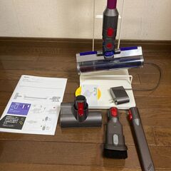 ダイソンv8 slim fluffy extra バッテリーほぼなし　収納スタンド付きの画像