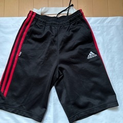 adidas短パンTシャツセット(140サイズ)の画像