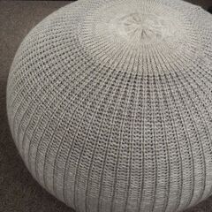 IKEA SANDARED（サンドレー）クッション / オットマン（直径56cm）の画像