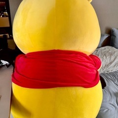 等身大サイズのくまのプーさんぬいぐるみの画像