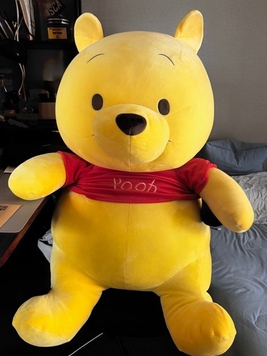 等身大サイズのくまのプーさんぬいぐるみ