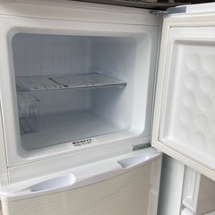 【トレファク高槻店】安心の6ヶ月間保証！取りに来られる方限定！Abitelaxの2ドア冷蔵庫のご紹介です！の画像