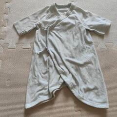 UNIQLOユニクロ 50-60cm コンビ肌着&ボディスーツ4枚セット　新生児の画像