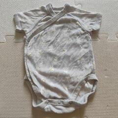 UNIQLOユニクロ 50-60cm コンビ肌着&ボディスーツ4枚セット　新生児の画像