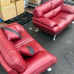 レザー ソファー クッション付きの画像