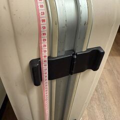 サムソナイトのスーツケースの画像