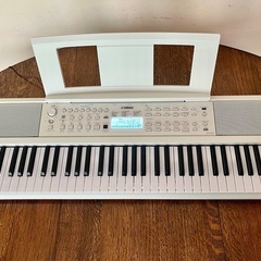 YAMAHAヤマハ 光る電子キーボード 61鍵盤EZ-310の画像