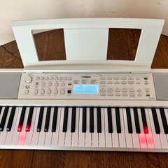 YAMAHAヤマハ 光る電子キーボード 61鍵盤EZ-310の画像