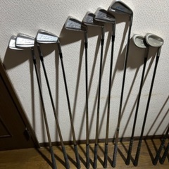 ゴルフバック　アイアン17本の画像
