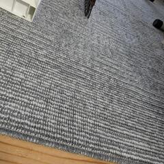 カーペット　グレー色の画像