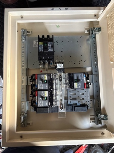 中古動力盤キャビネット中身おまけ