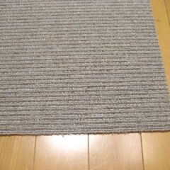 日本製タイルカーペット厚み6.5㎜・1枚２１０円・在庫１５枚（１５８８）未使用品の画像