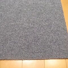 日本製タイルカーペット厚み6.5㎜・1枚２００円・在庫５６枚（１６００）未使用品の画像