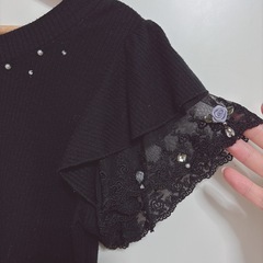 axes femme ビジューカットソーの画像