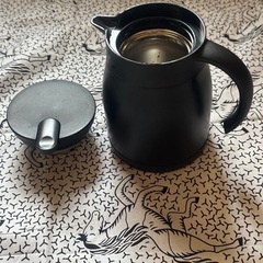黒い保温保冷ポット　500mlの画像