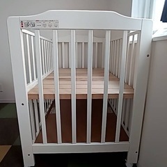 ベビーベッドの画像