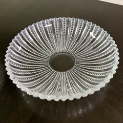 ガラス皿　カット模様　4枚セットの画像