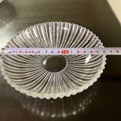 ガラス皿　カット模様　4枚セットの画像