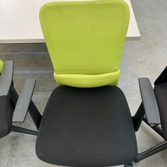 【OF-51】在庫多数 オフィスチェア OAチェア 事務椅子 ワークチェア バックメッシュチェア　検)事務机　オフィス チェア　会議 椅子　ロッカー　ミーティングテーブル　応接ソファ 店舗 事務所 什器　書庫 本棚 ラック デスク スチール 美品多数 格安 【中古オフィス家具】の画像