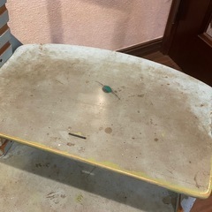 高さの調整できる子供用
の椅子の画像