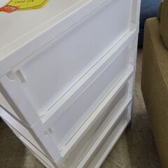 J1069【リユースのサカイ柏店】4段プラケース　クリーニング済の画像
