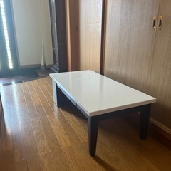 取りに来てくれる方限定！収納付きローテーブルの画像