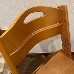 高さの調整できる子供用の椅子の画像