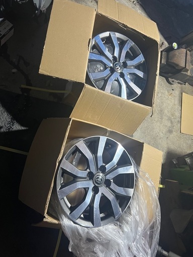 トヨタ　ルーミー　純正ホイール