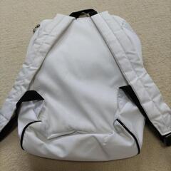 ラブトキシック　ホワイトバックパックの画像
