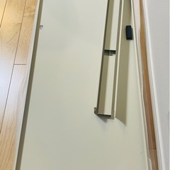 ［週末限定お値下げ！］屋外物置き スチール 鍵付き 新品未使用 アイボリーの画像