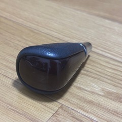 18 マジェスタ シフトノブ 木目の画像