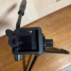 ビデオカメラの三脚の画像