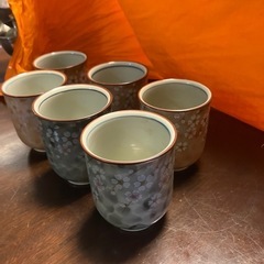 お部屋でお花見気分　　湯呑み二色の3セットの画像