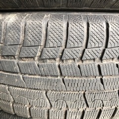 TOYO 215/70r16 スタッドレス 4本の画像