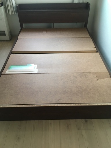 ダブルベッド　フレーム