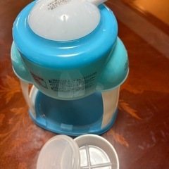 カキ氷製氷機　カップ付きの画像