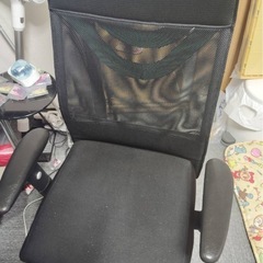 パソコンデスク 回転椅子（お話中）の画像