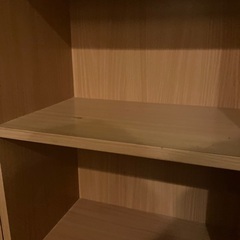 4段と6段のラックの画像