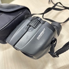 COMPACT　10-30倍ズーム機能コンパクトな見やすい双眼鏡　の画像