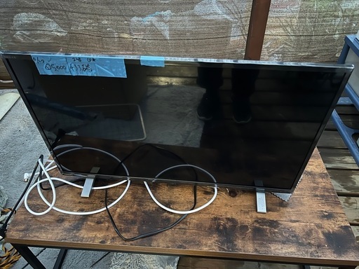 ①テレビ　32型　リモコンあり