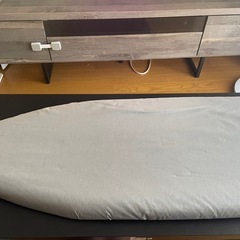 日立アイロン　アイロン台付きの画像