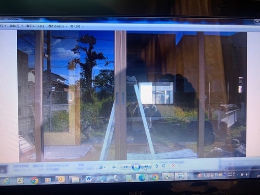 ＹＫＫサツシ　枠有り　４枚　１枚はガラス破損