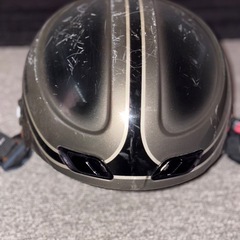 ヤールーヘルメットの画像