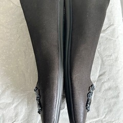 ビジューパンプス24.5cmの画像
