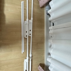 決まりましたアイリスオーヤマ 室内洗濯物干し 窓枠物干し 省スペースの画像